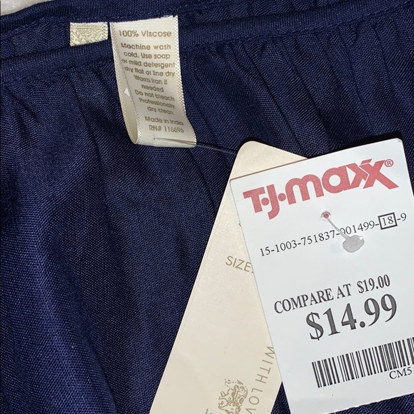 Off-Shoulder Top - Picture 2 of 5